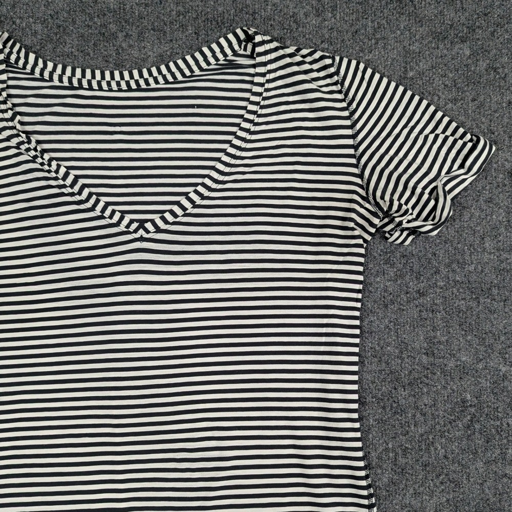 Lululemon V-Neck Striped Short Sleeve T-Shirt Black White Curved Hem Logo